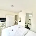 Urban Oasis With Queen Bed And View Be-18 アパート *