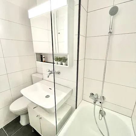 Apartment Urban Oasis With Queen Bed And View Be-18 Zurich