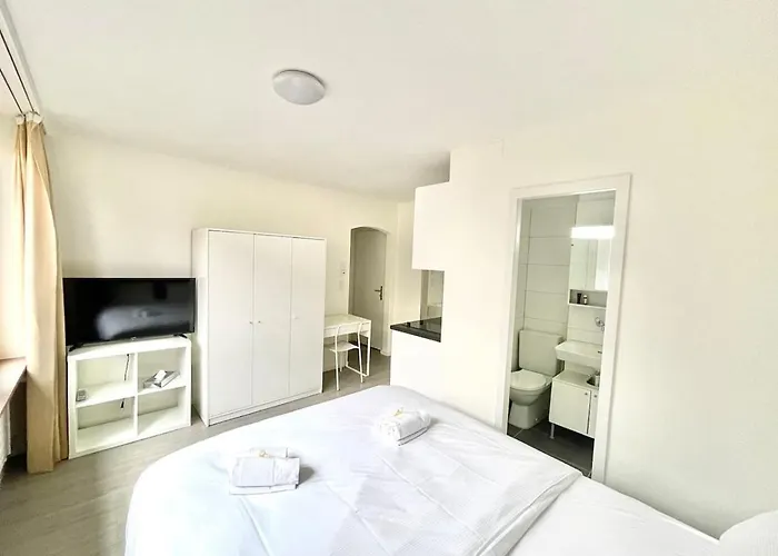 Urban Oasis With Queen Bed And View Be-18 Apartament *