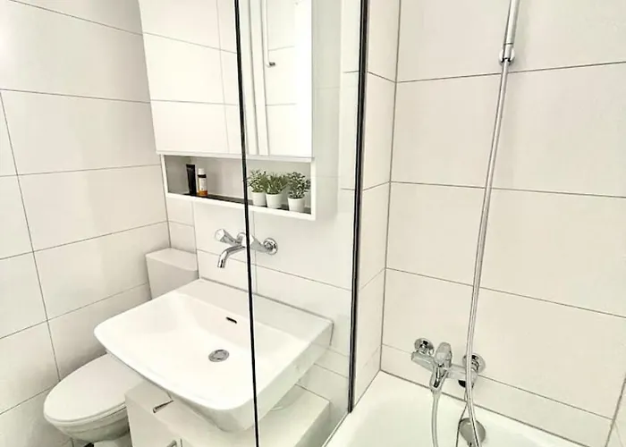 Apartment Urban Oasis With Queen Bed And View Be-18 Zürich