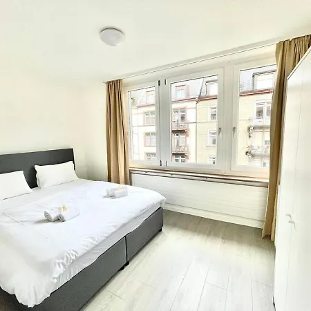 Urban Oasis With Queen Bed And View Be-18 * ציריך