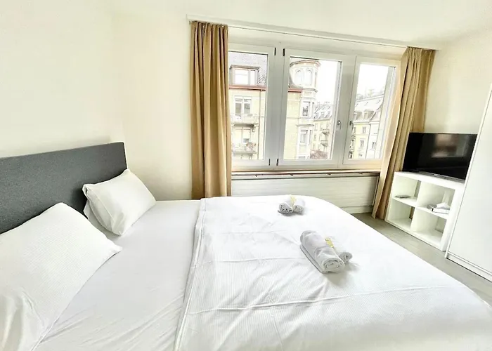 Urban Oasis With Queen Bed And View Be-18